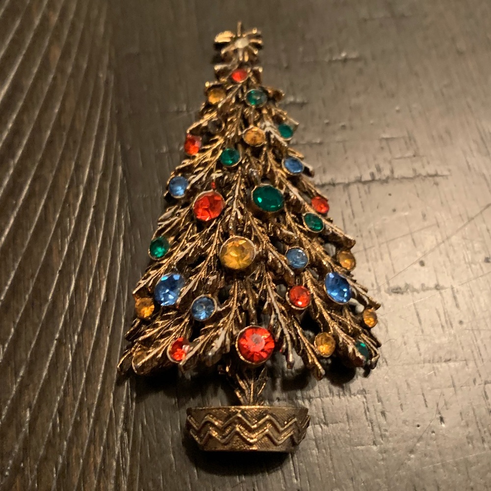 Vintage Christmas tree brooch